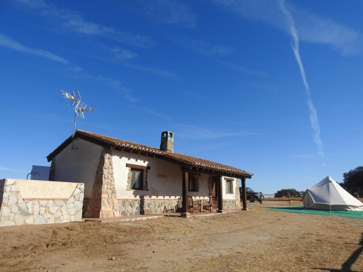 Eco-Lodge En La Reserva Privada Campanarios De Azaba - Proyecto De Conservacion Espeja Zewnętrze zdjęcie
