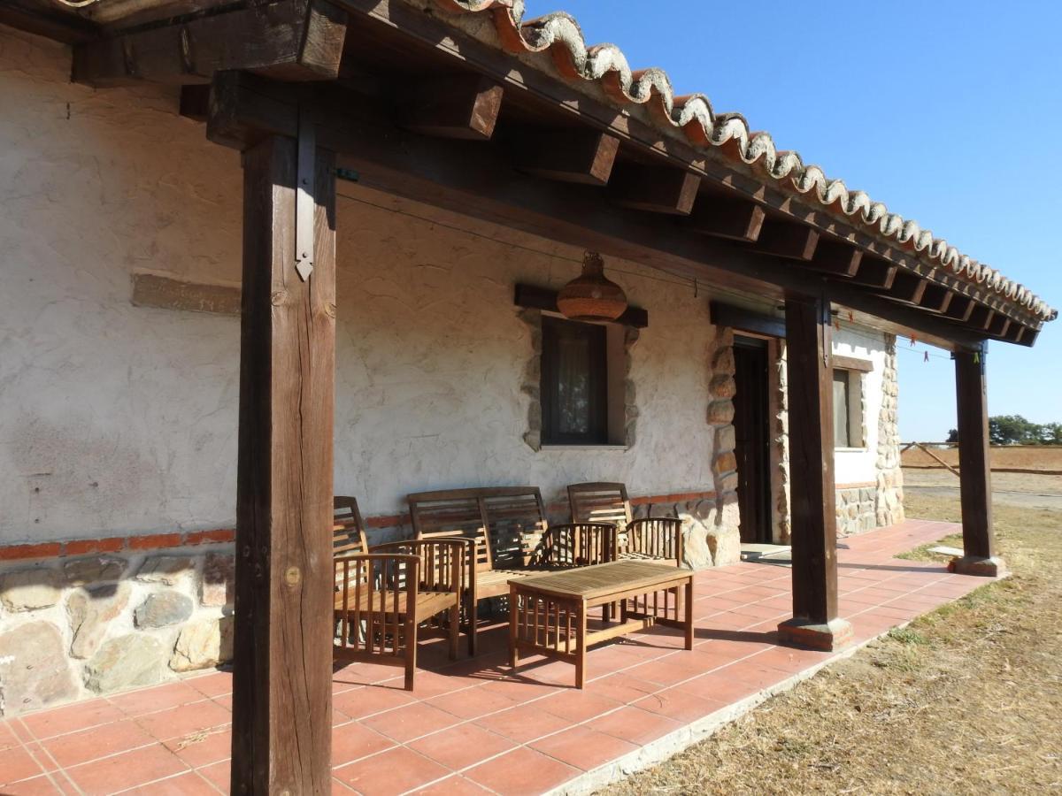 Eco-Lodge En La Reserva Privada Campanarios De Azaba - Proyecto De Conservacion Espeja Zewnętrze zdjęcie