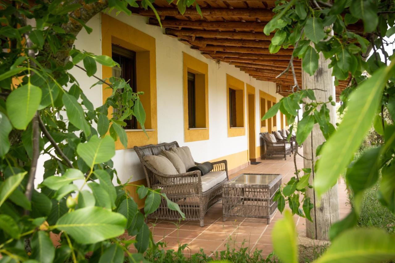 Eco-Lodge En La Reserva Privada Campanarios De Azaba - Proyecto De Conservacion Espeja Zewnętrze zdjęcie