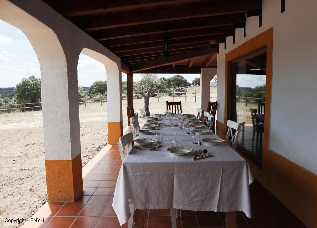 Eco-Lodge En La Reserva Privada Campanarios De Azaba - Proyecto De Conservacion Espeja Zewnętrze zdjęcie