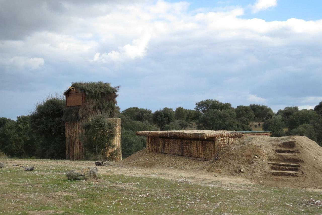 Eco-Lodge En La Reserva Privada Campanarios De Azaba - Proyecto De Conservacion Espeja Zewnętrze zdjęcie